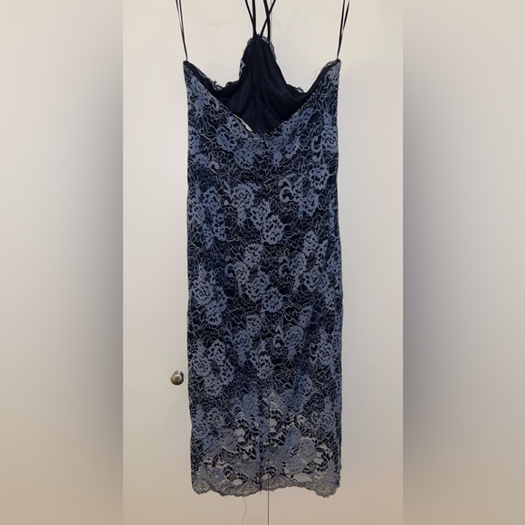 Aeom Sleeveless Halter Blue Lace Midi Dress - Picture 4 of 6